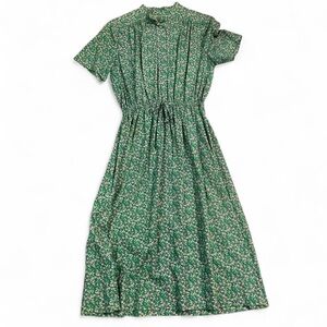 Vintage Women’s Green Floral Midi Dress *NO TAG FITS LIKE A SMALL*